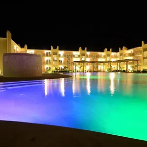 | In Tropical | Pool | Close To Beach , Santa Maria Cape Verde